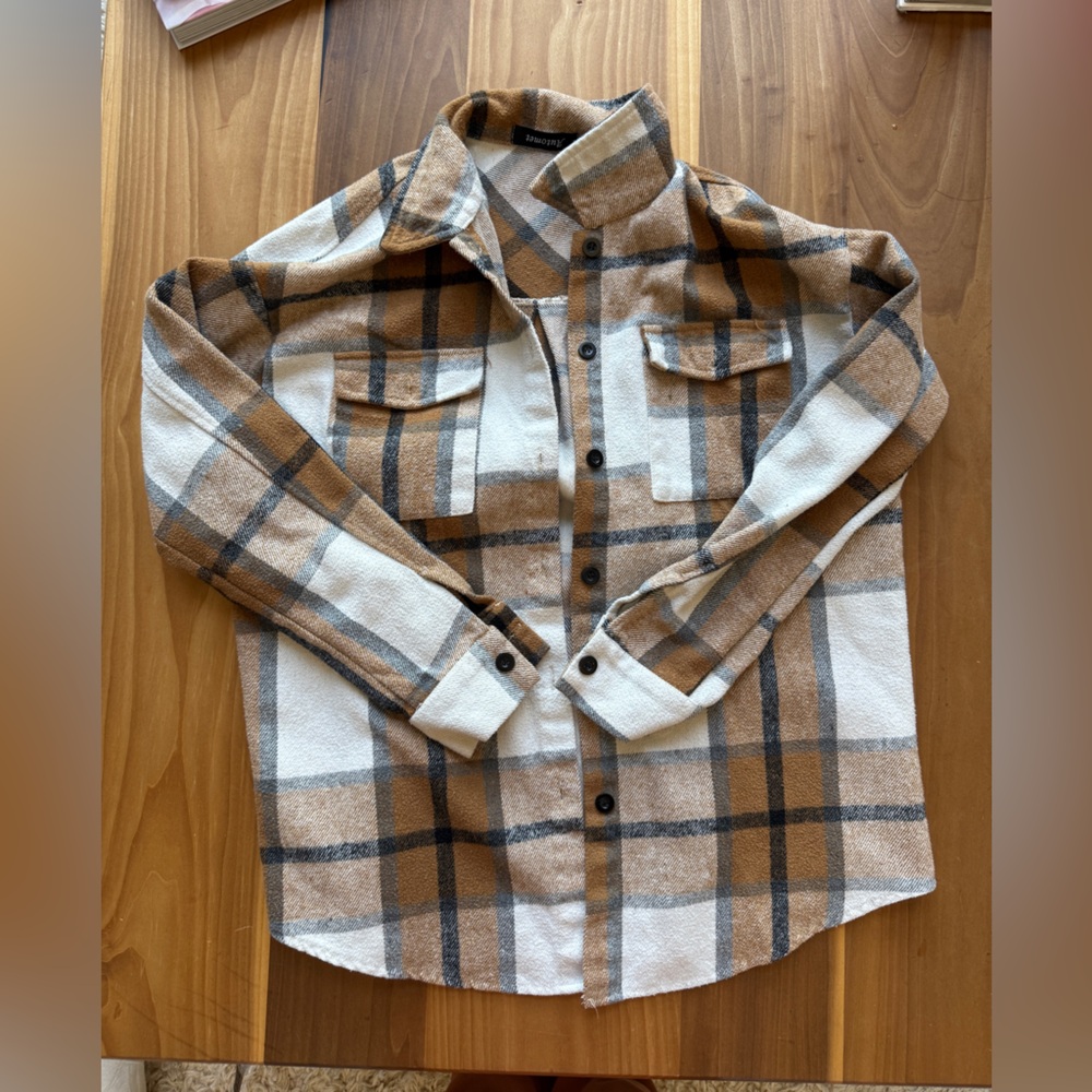 Women’s Plaid Button-Up Shacket (oversized)